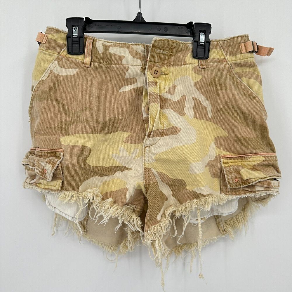 We The Free Cut Off‎ Shorts Womens 4 Yellow Camo Commander Frayed Button Fly